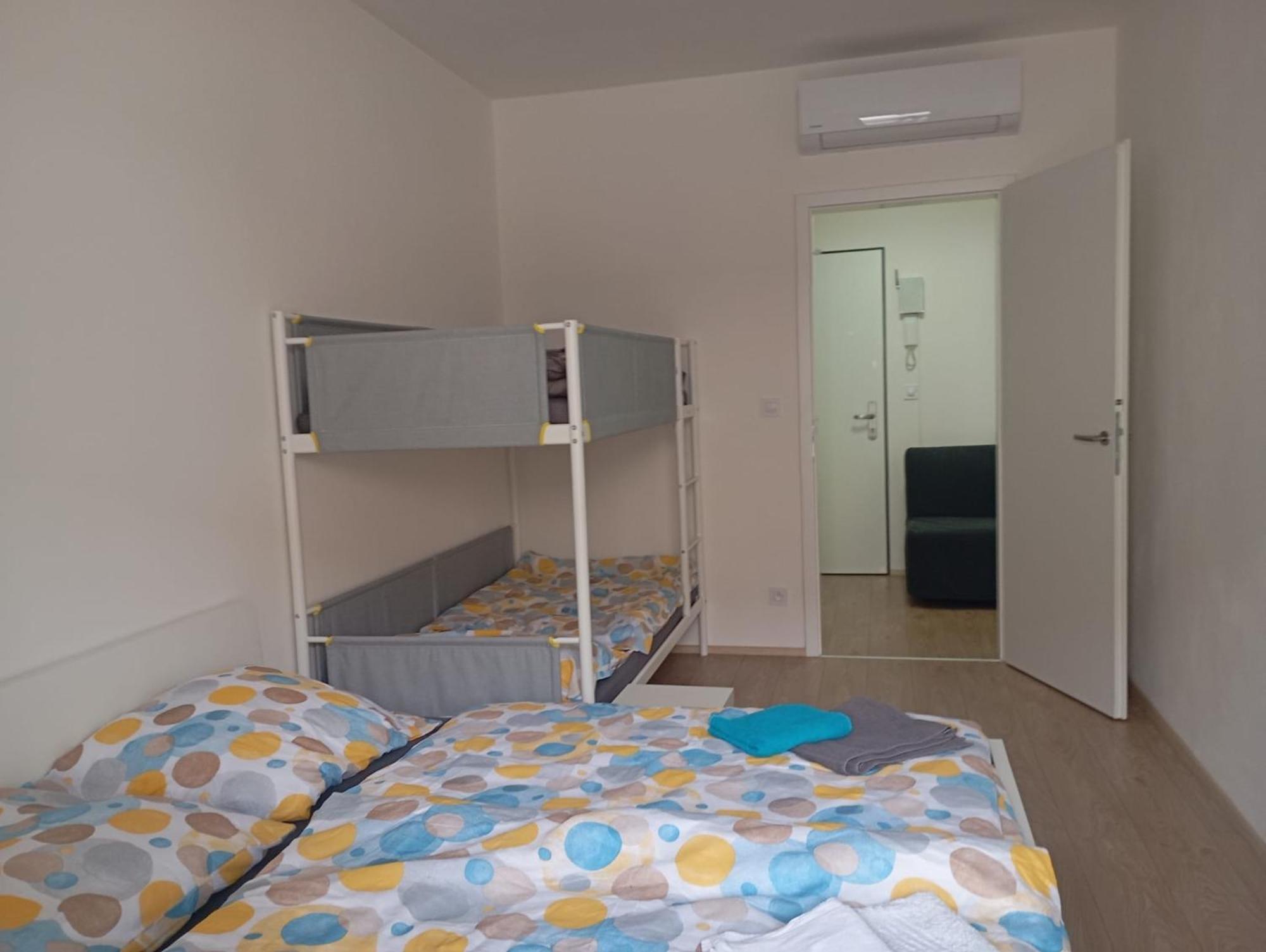 Novy Apartman S Terasou Бърно Екстериор снимка