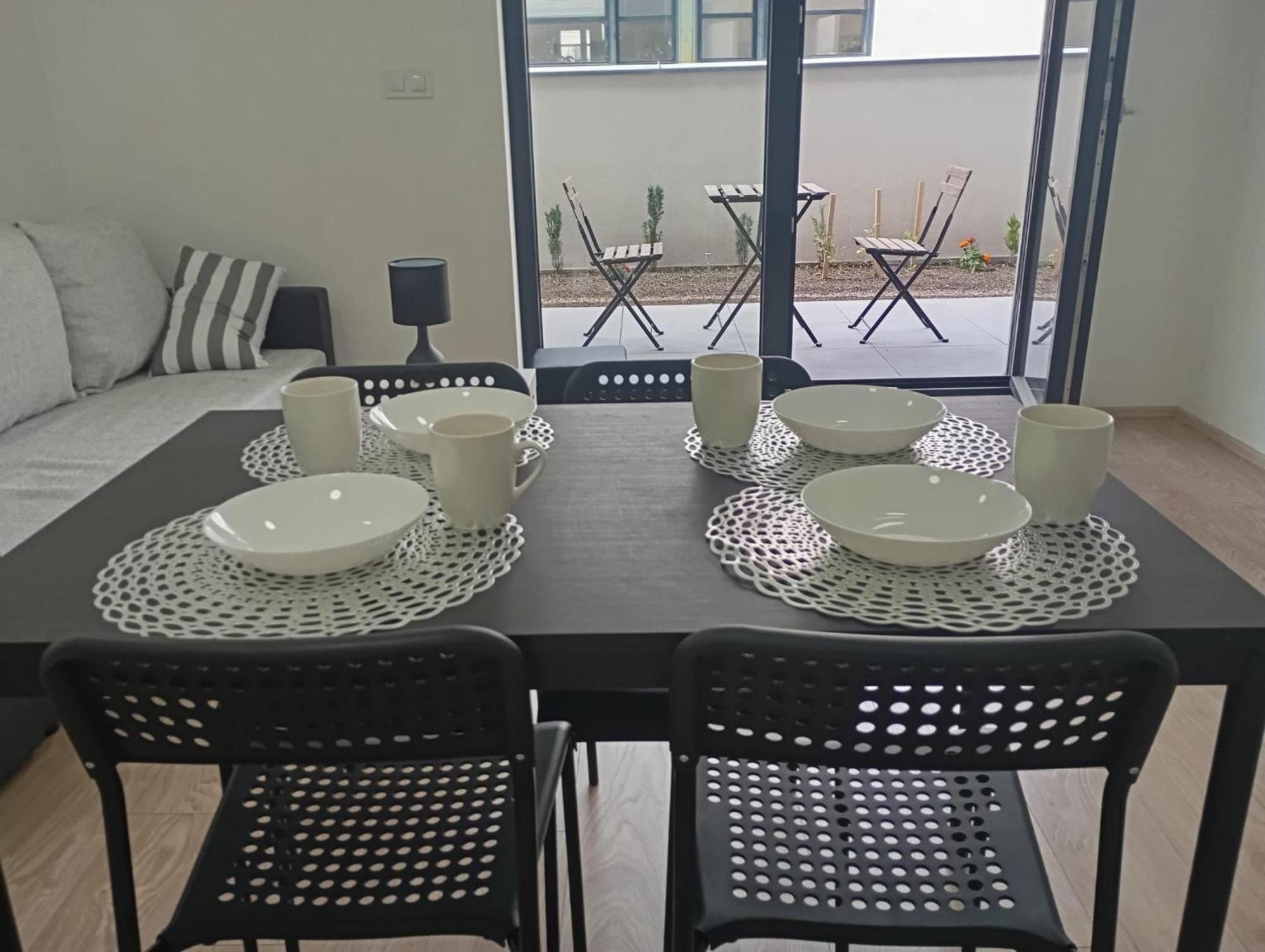 Novy Apartman S Terasou Бърно Екстериор снимка